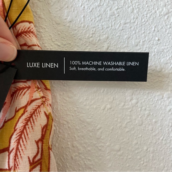 Tahari 100% Linen Yellow Palm Wide Leg Cropped Pull On Pant Size Medium Tropical - Picture 5 of 8